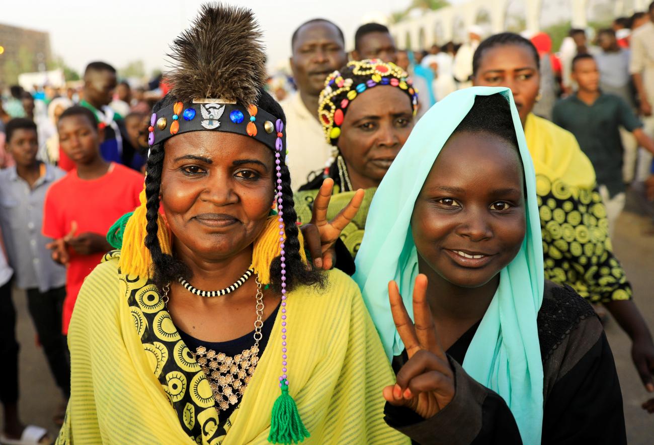 Sudanese protesters attend a demonstration in front of the defense ministry compound in Khartoum, Sudan, on May 4, 2019. 