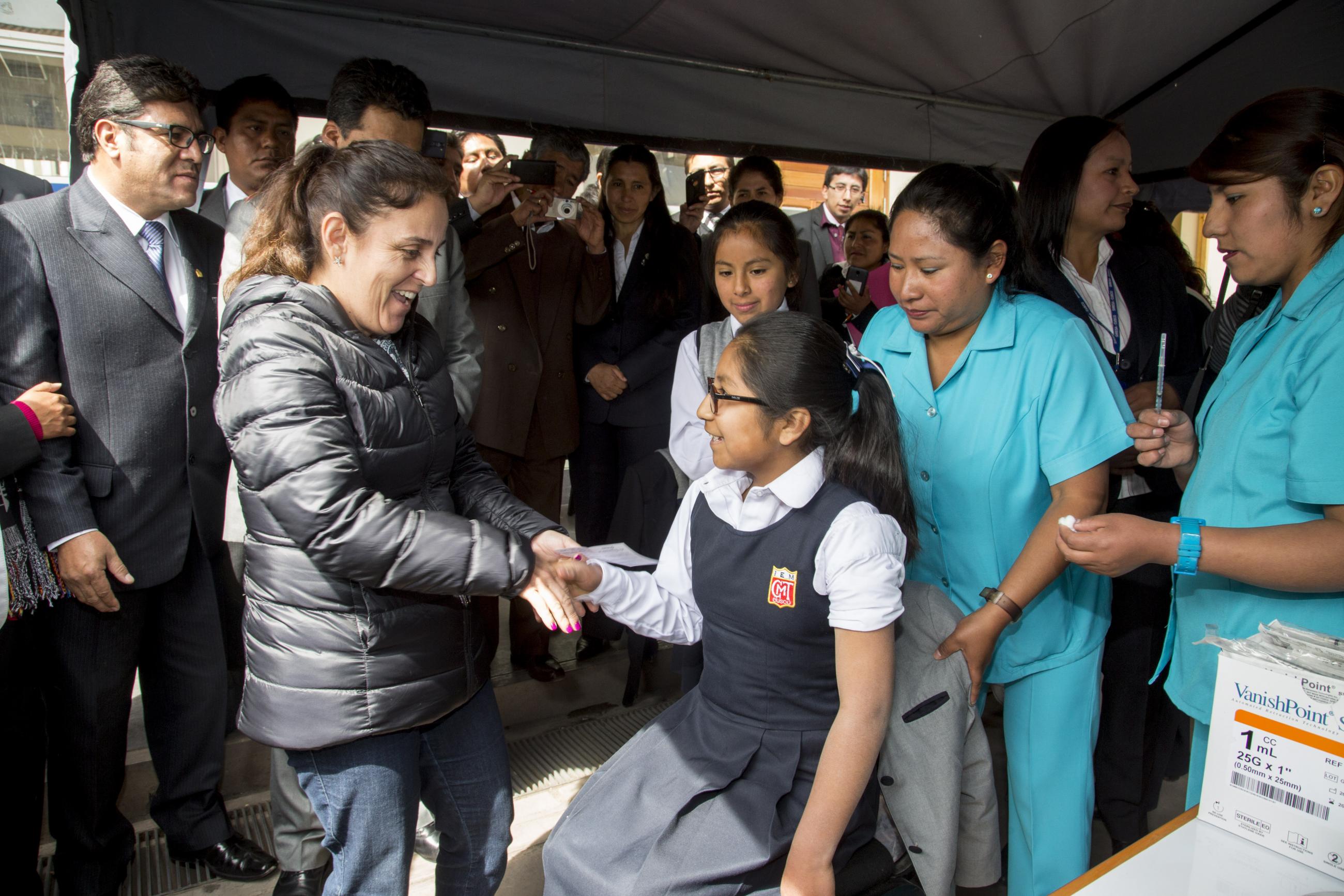 While Minister of Health in Peru, Dr. Patricia García promoted HPV vaccination in Cusco, Peru.