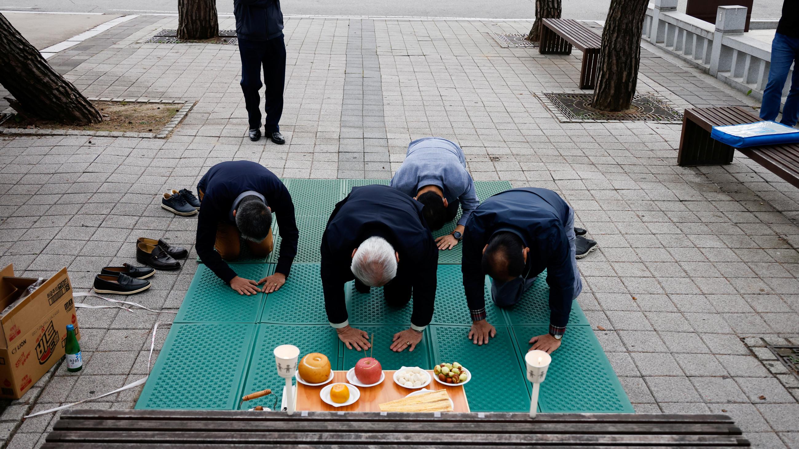 Jo Kyeong-hyeon, who was originally from the North, holds a memorial service for his North Korean ancestors on the occasion of Chuseok, the Korean Thanksgiving Day, near the demilitarised zone separating the two Koreas in Paju, South Korea, October 1, 2020.