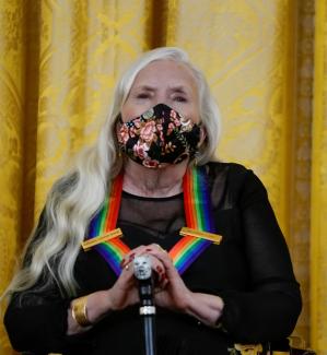 Singer-songwriter Joni Mitchell attends the Kennedy Center Honorees Reception at the White House